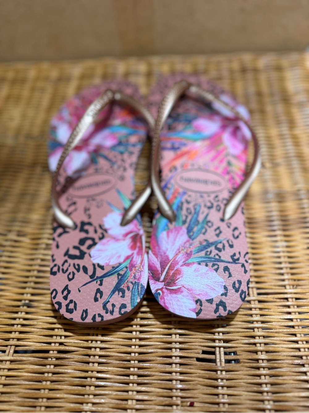 Havaianas Slim Tropical Animal Print Size 9/10 39-40 Flip Flops - Picture 5 of 8